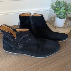 Frye Sierra Whipstitch Suede Bootie Sz 10 M black